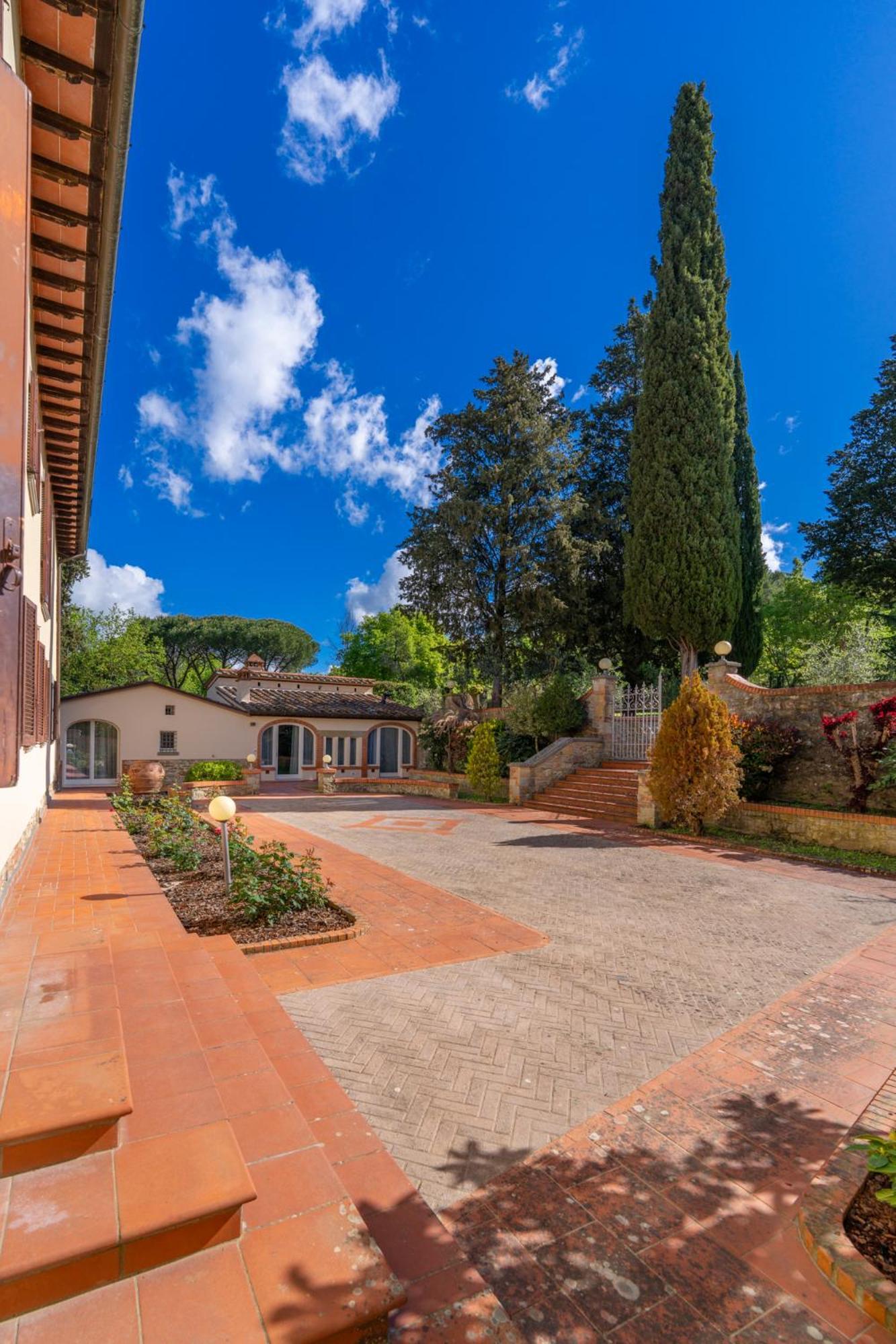 Villa D'Epoca Carniani อาเรซโซ ภายนอก รูปภาพ